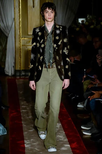 Look 13